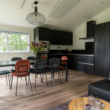 Nieuw! 6-persoons Aan Het Veluwemeer Dichtbij Harderwijk, Amersfoort En Zwolle Chalet